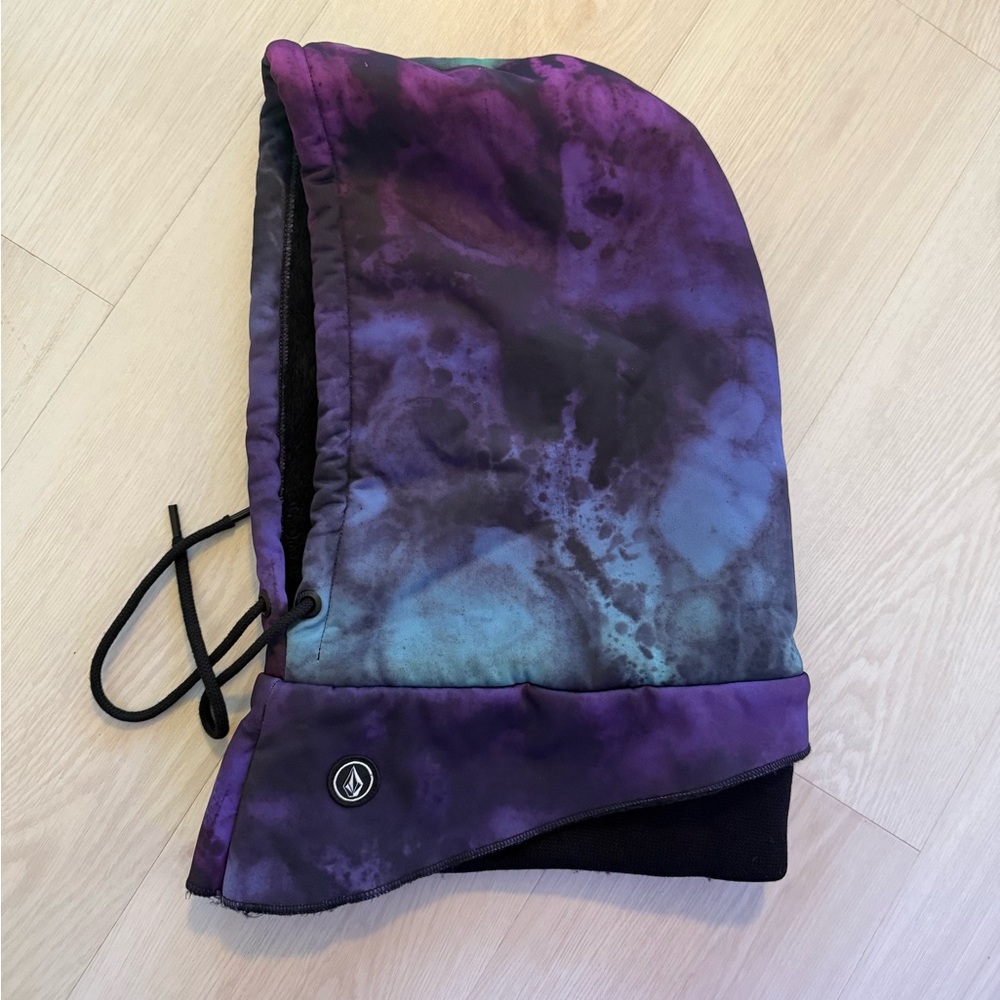 Volcom hood